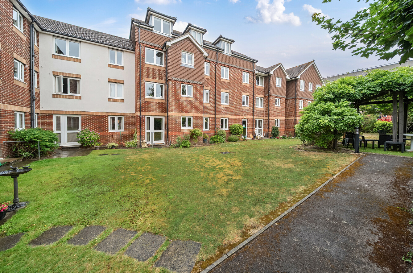 Westbury Road, Fareham, Hampshire, PO16 - Charters