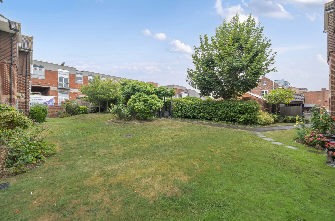 Westbury Road, Fareham, Hampshire, PO16 - Charters