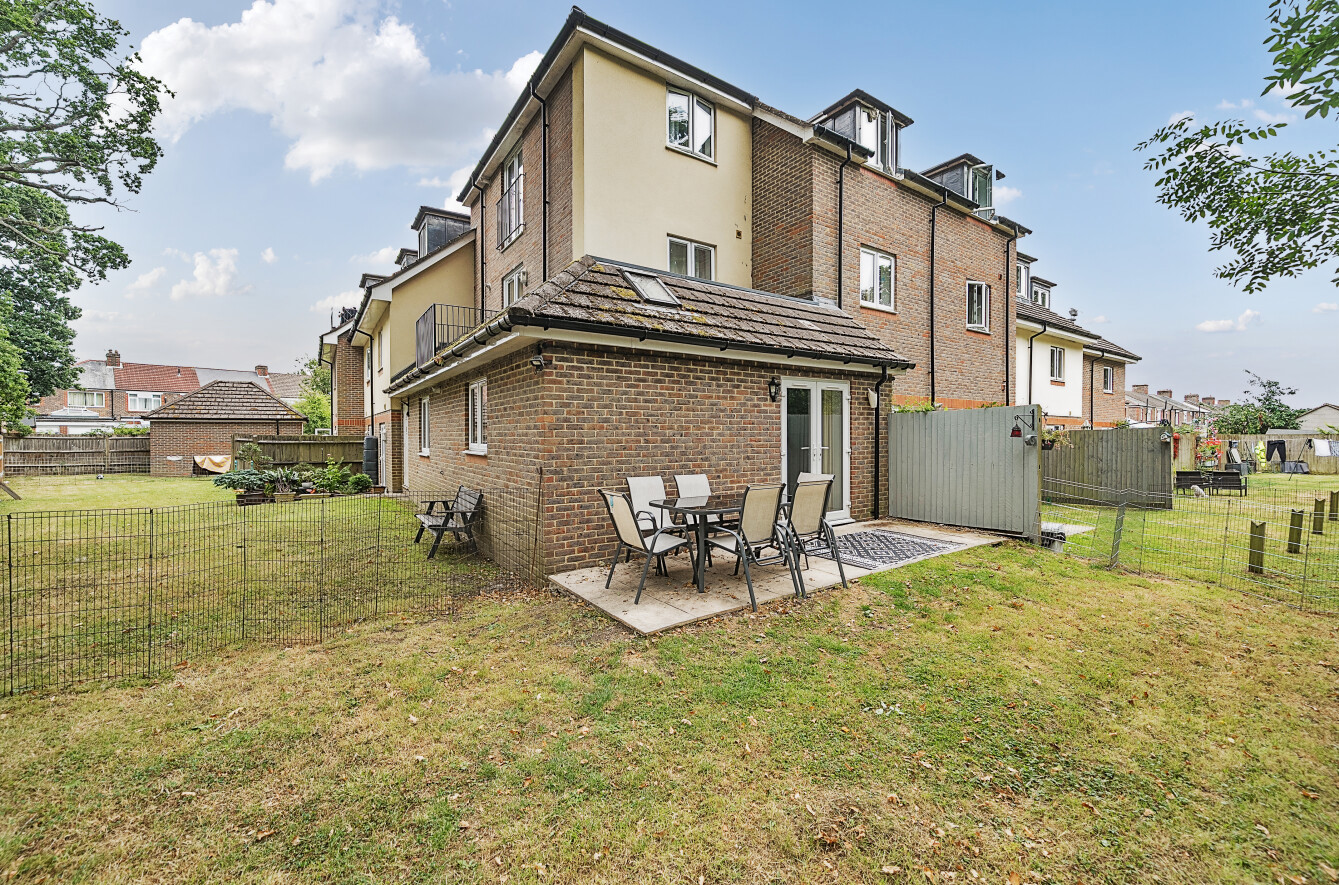Westley Grove, Fareham, Hampshire, PO14 - Charters