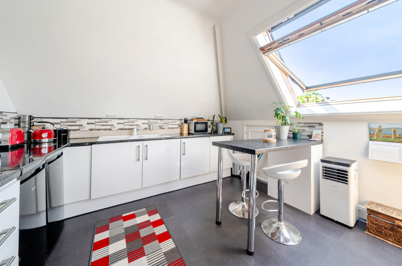 Bere Farm Lane, North Boarhunt, Fareham, Hampshire, PO17 - Charters