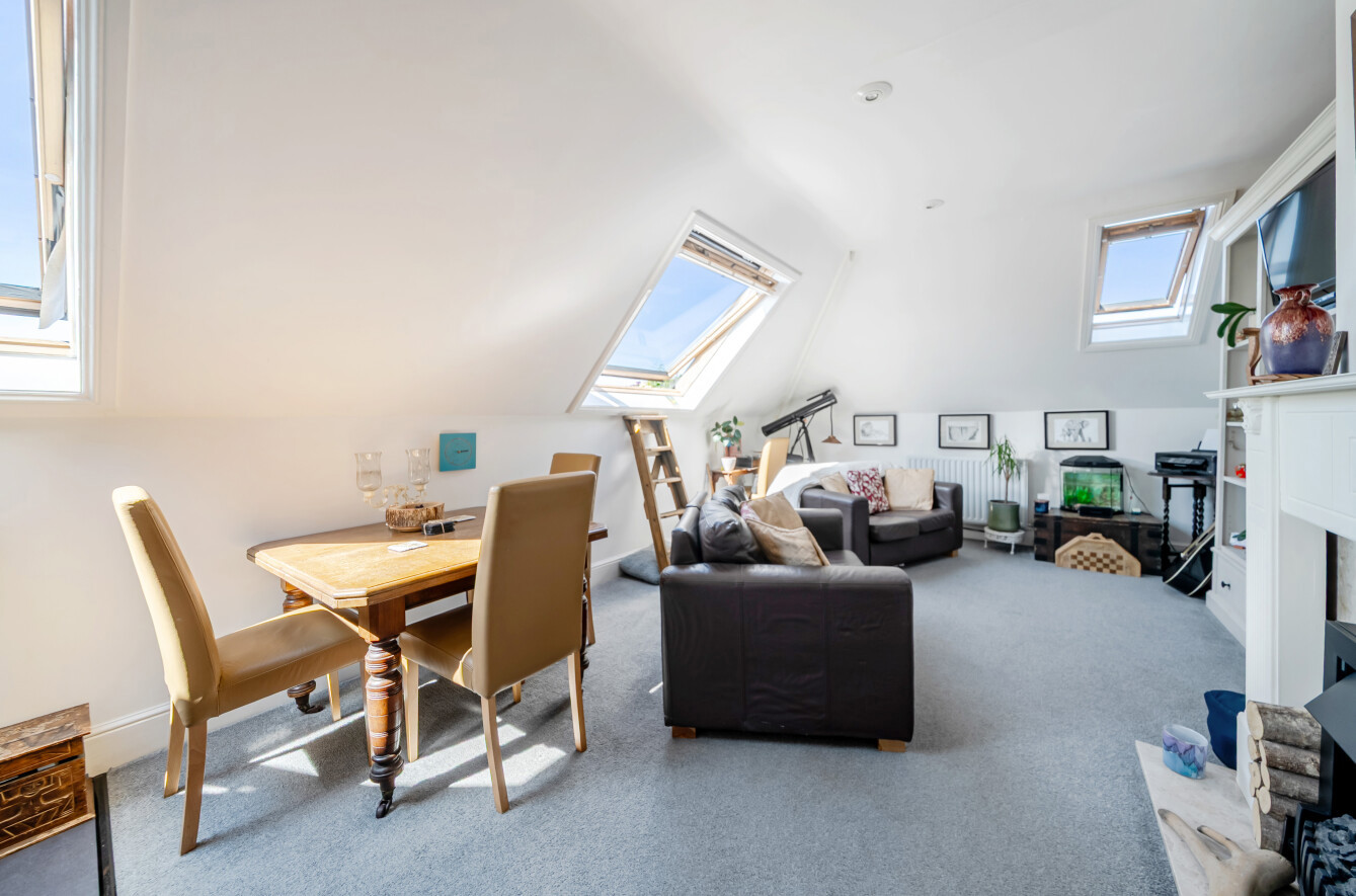 Bere Farm Lane, North Boarhunt, Fareham, Hampshire, PO17 - Charters