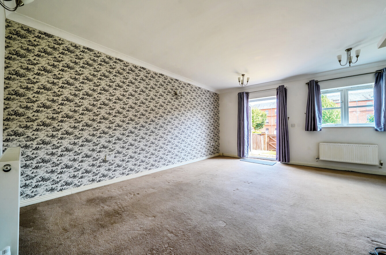 Knowle Avenue, Knowle, Fareham, Hampshire, PO17 - Charters