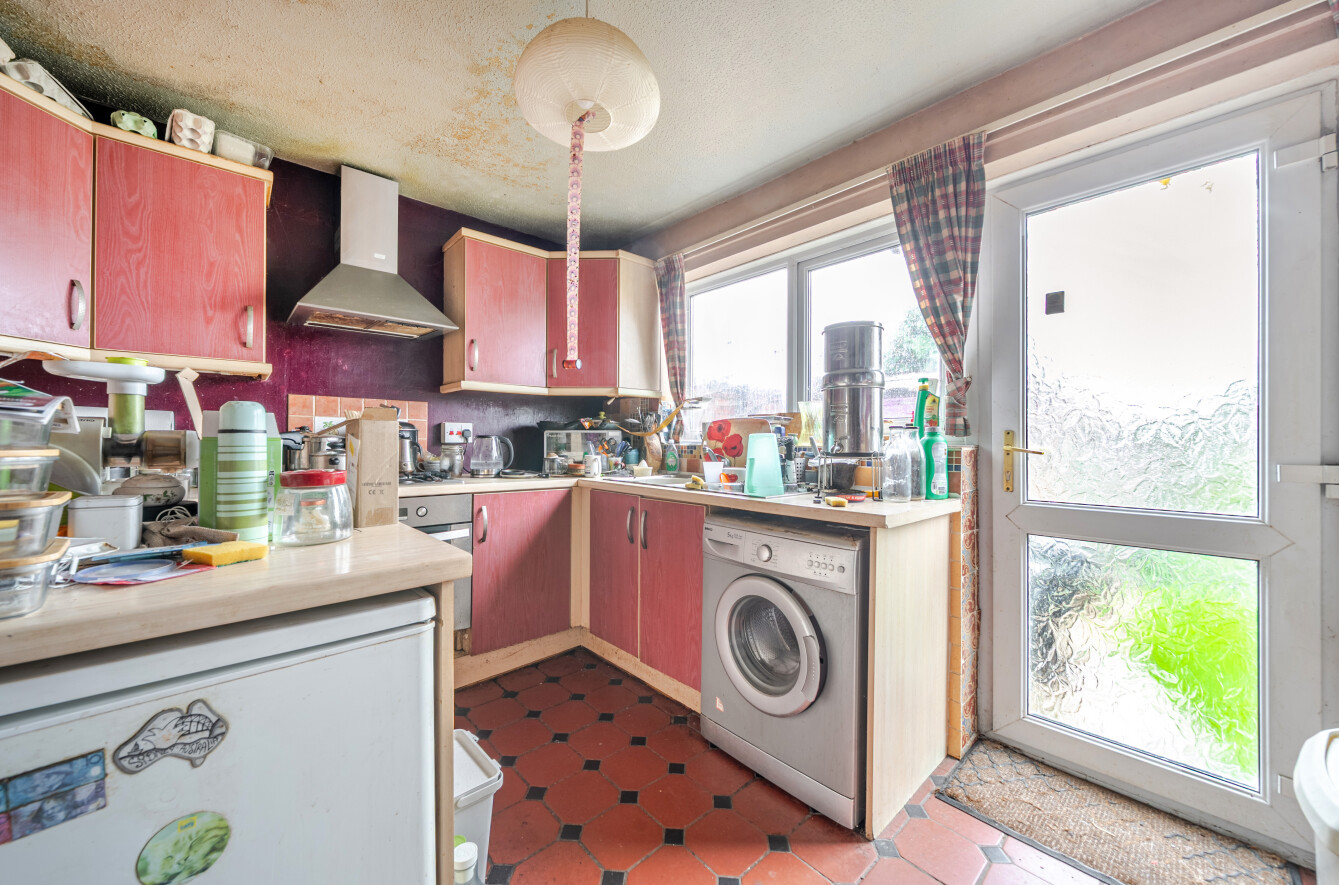 Garnier Park, Wickham, Fareham, Hampshire, PO17 - Charters