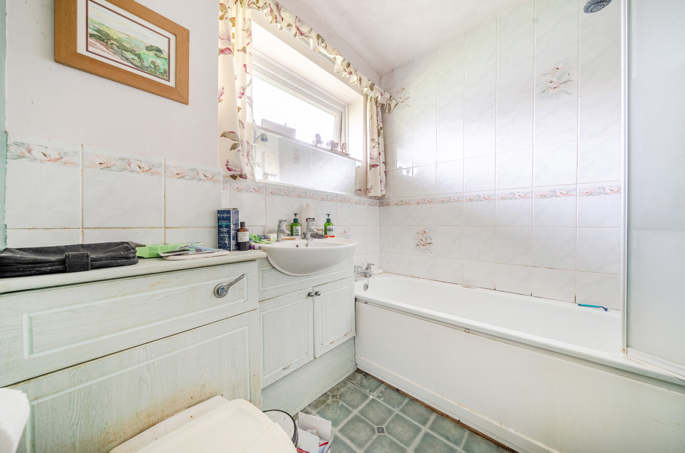 Garnier Park, Wickham, Fareham, Hampshire, PO17 - Charters