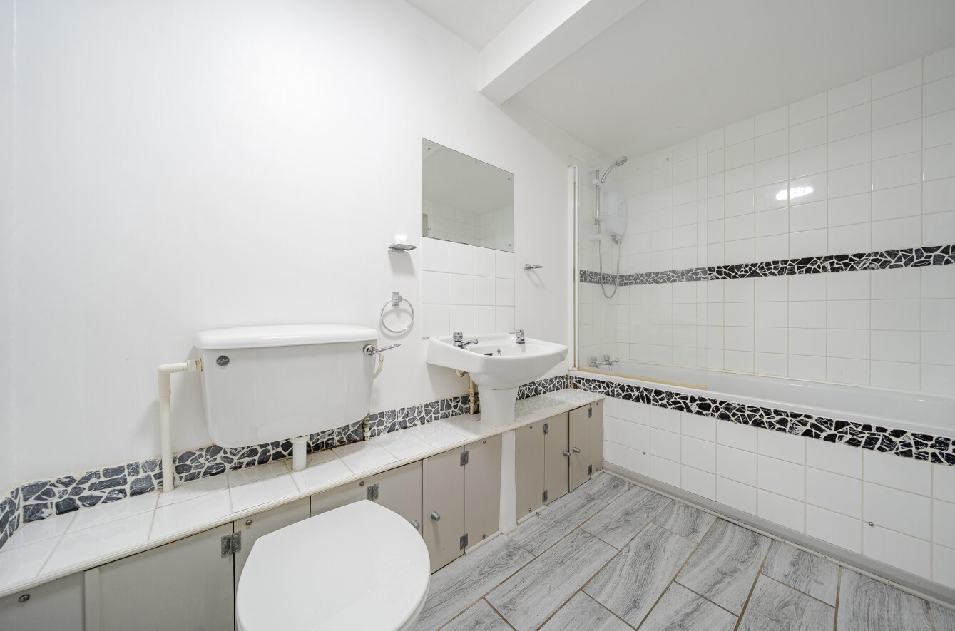 Foster Close, Fareham, Hampshire, PO14 - Charters