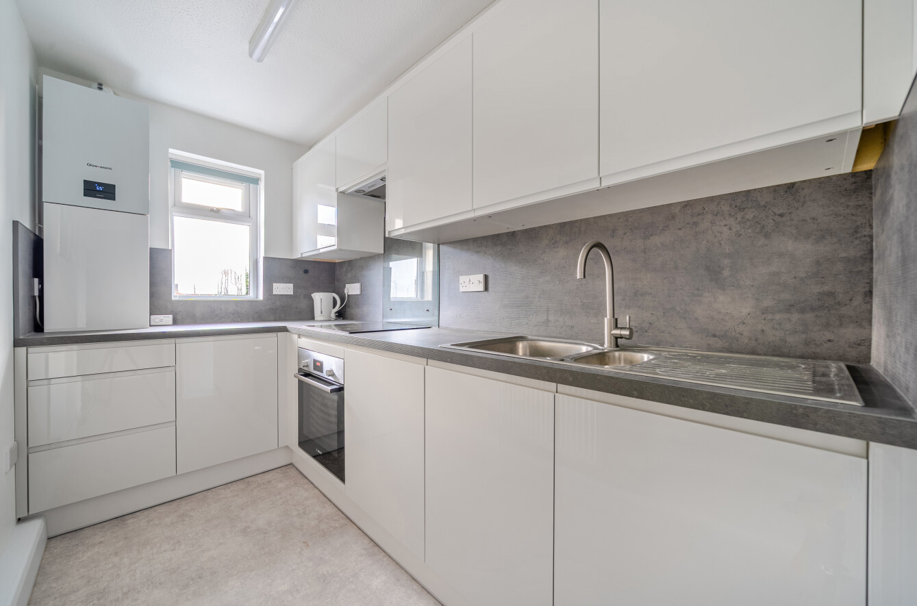 Falcon Close, Portchester, Fareham, Hamphire, PO16 - Charters