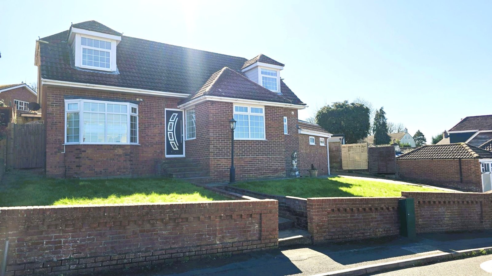 Riverside Avenue, Wallington, Fareham, PO16 - Charters