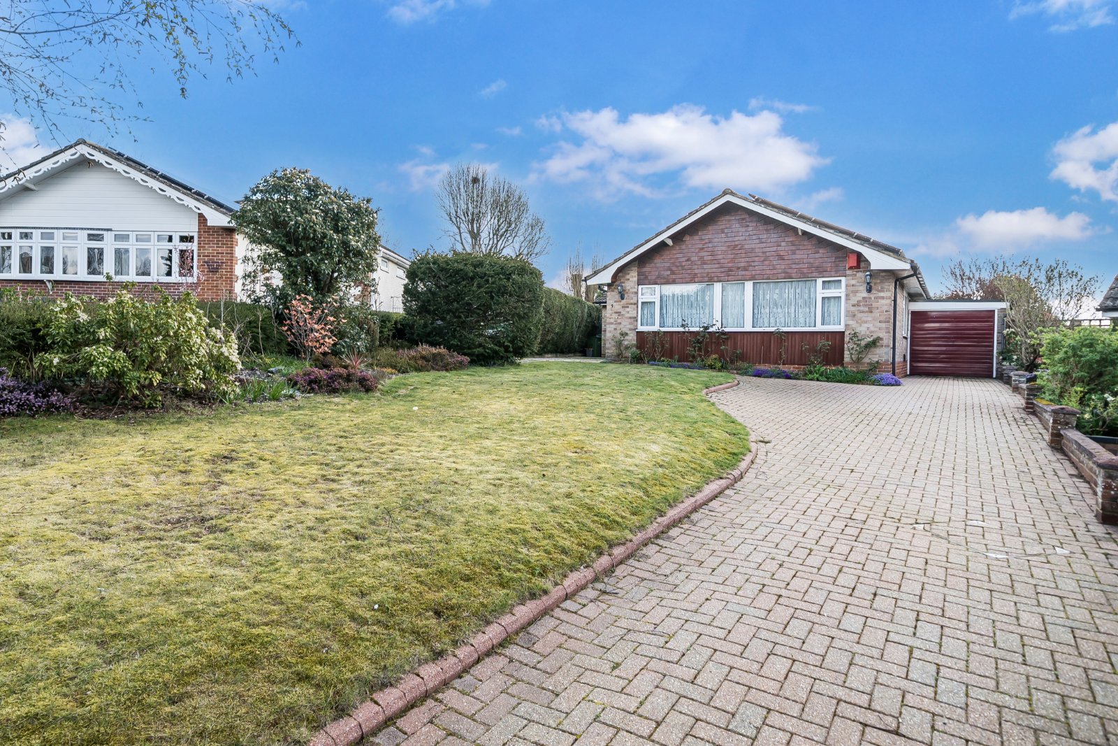 Hillary Close, Fareham, Hampshire, PO16 - Charters