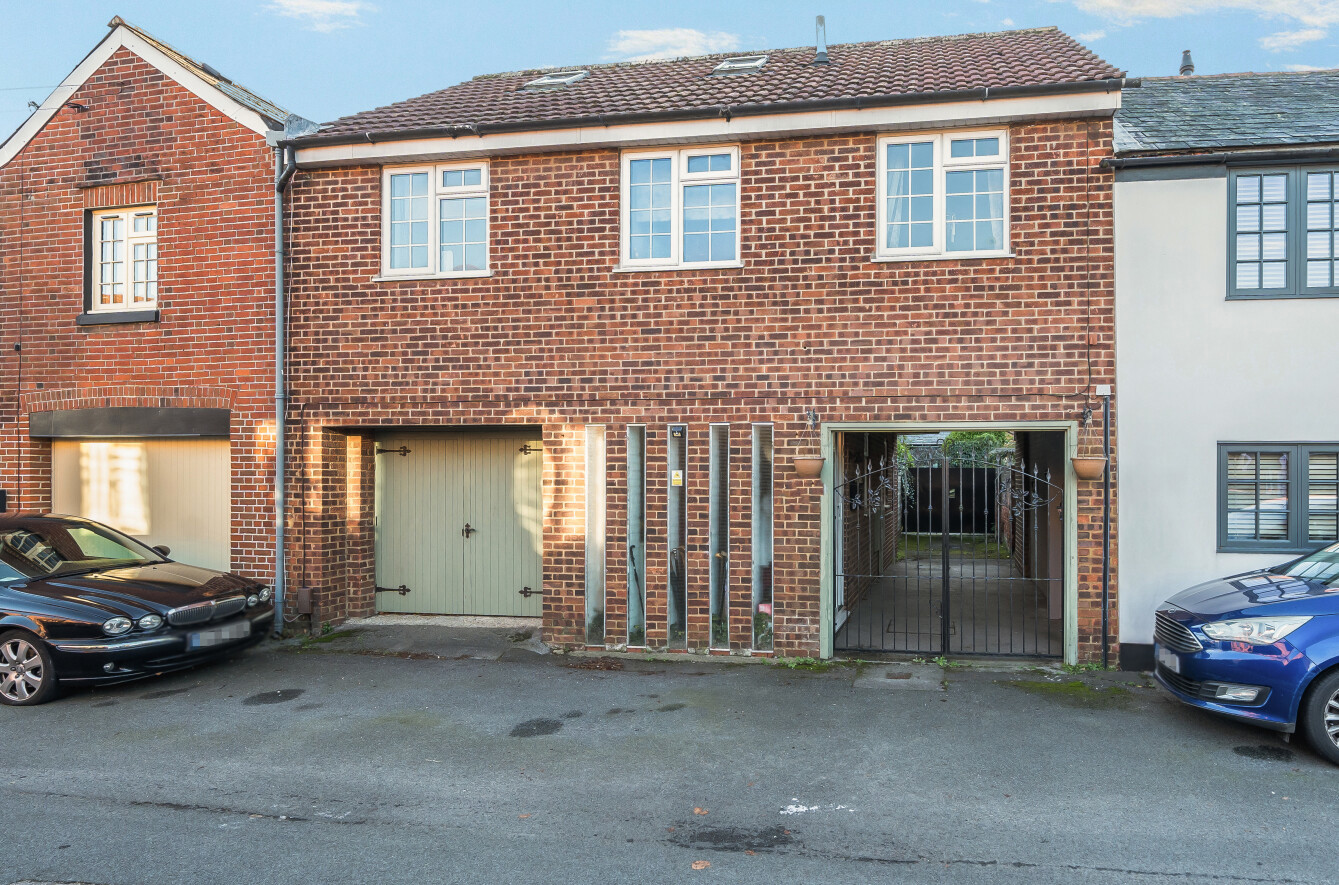 Anglesey Arms Road, Gosport, Hampshire, PO12 Anglesey Arms Road, Gosport, Hampshire, PO12 - Charters