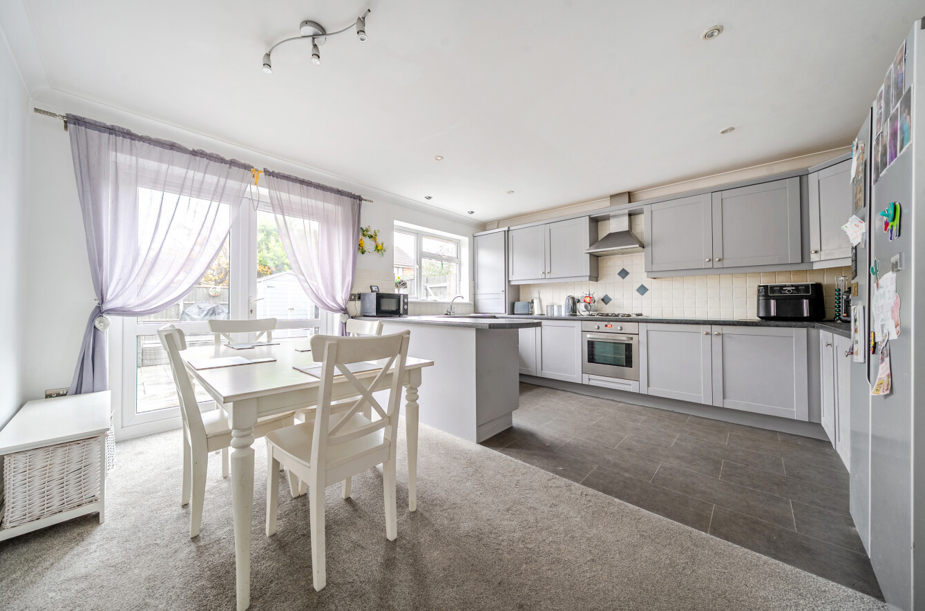 Grove Avenue, Gosport, Hampshire, PO12 Grove Avenue, Gosport, Hampshire, PO12 - Charters