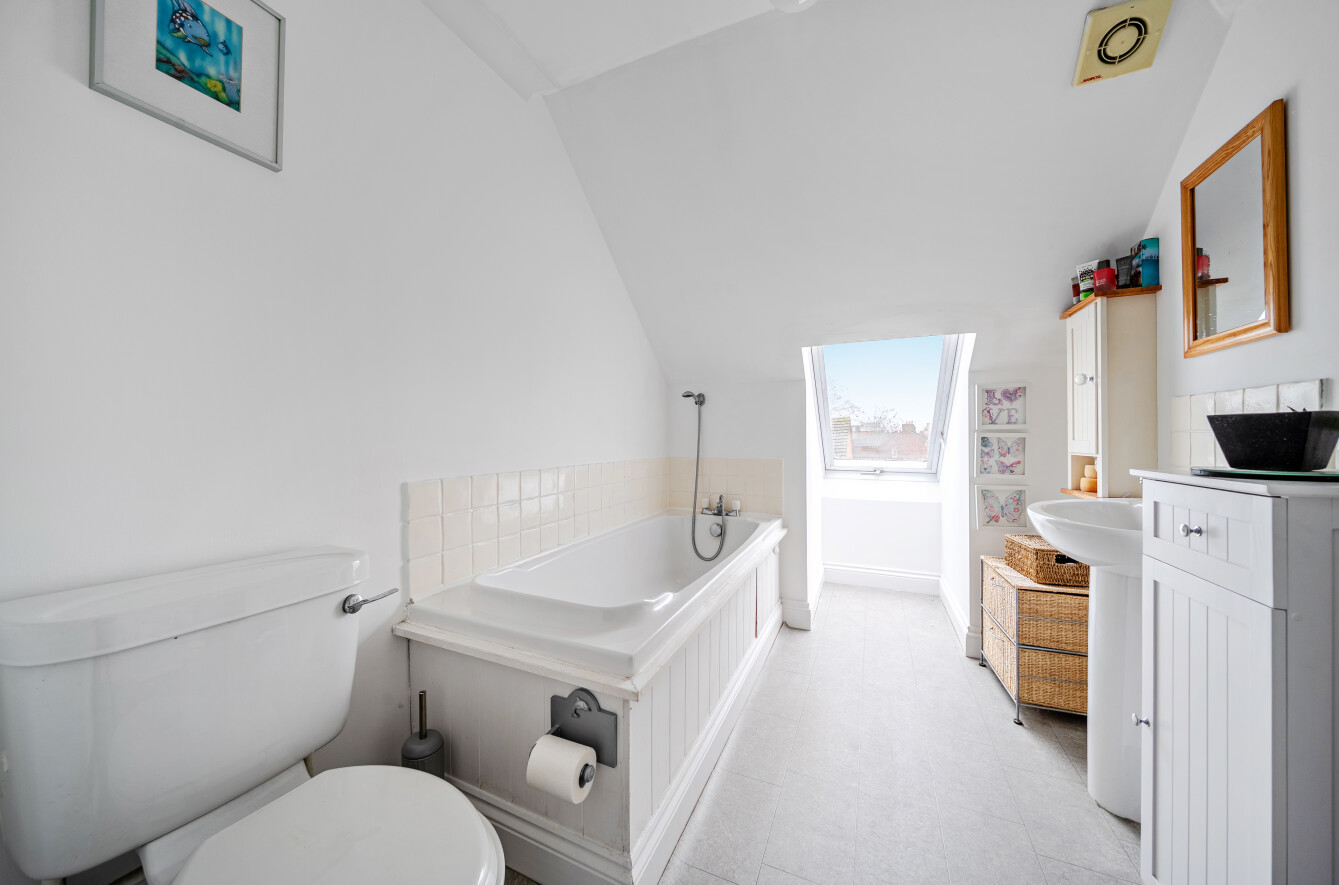 Grove Avenue, Gosport, Hampshire, PO12 Grove Avenue, Gosport, Hampshire, PO12 - Charters