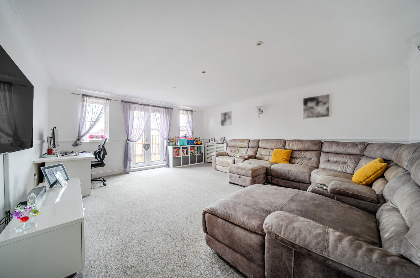 Grove Avenue, Gosport, Hampshire, PO12 Grove Avenue, Gosport, Hampshire, PO12 - Charters