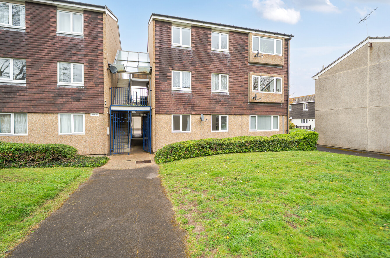 Pipit Close, Hardway, Gosport, Hampshire, PO12 - Charters