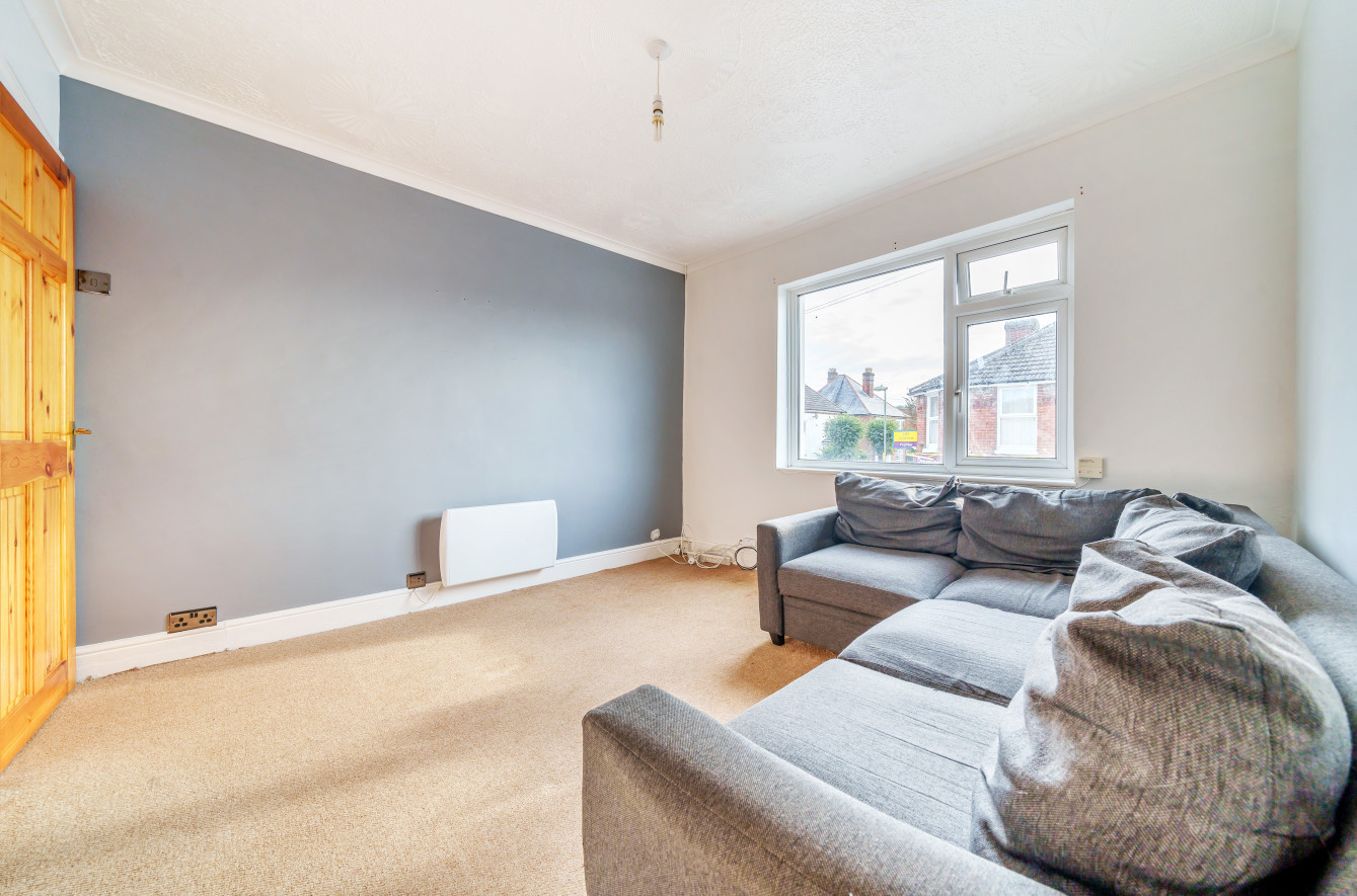Hamilton Road, Bishopstoke, Hampshire, SO50 - Charters