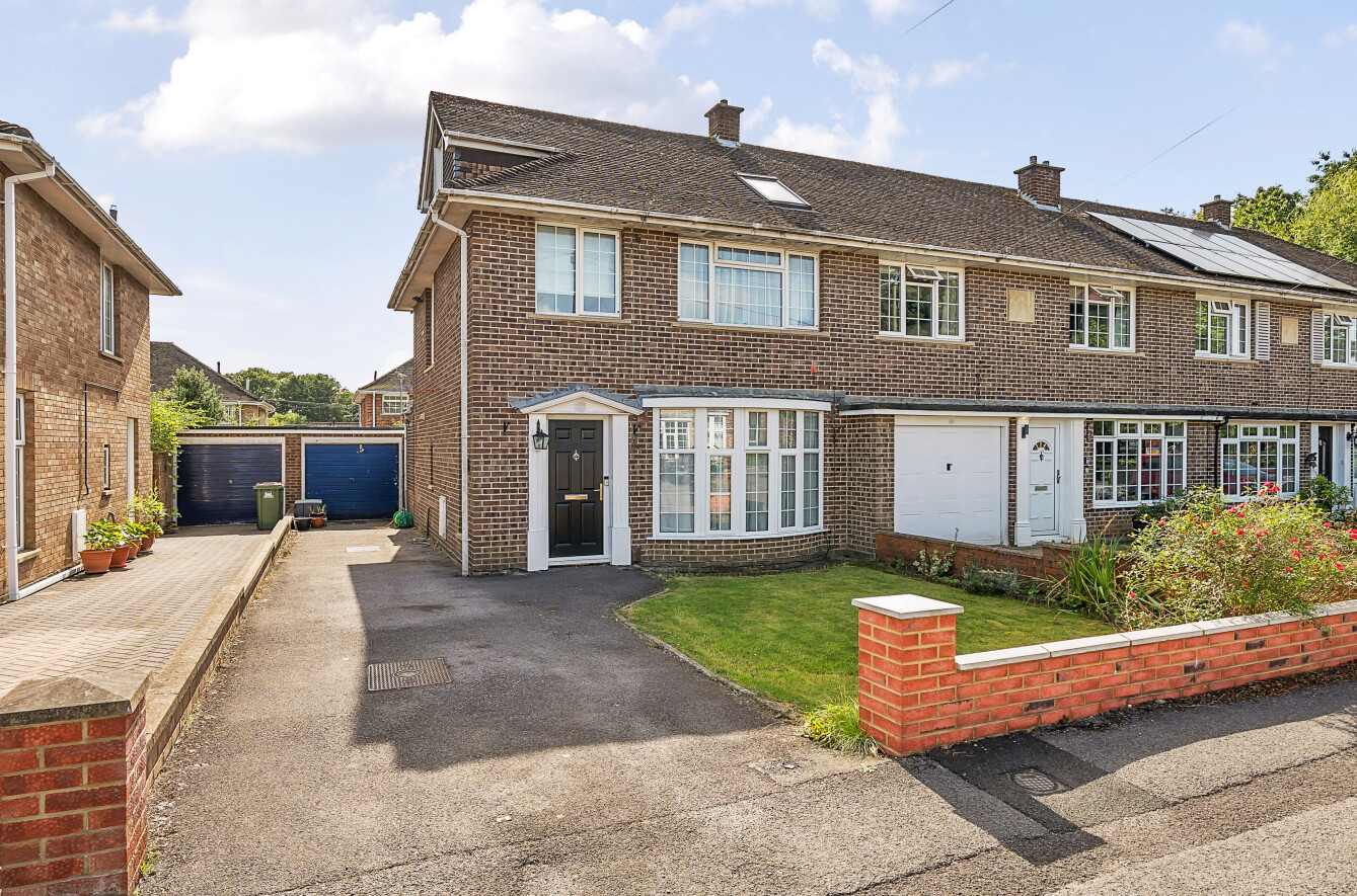Ionic Close, Chandler's Ford, Hampshire, SO53