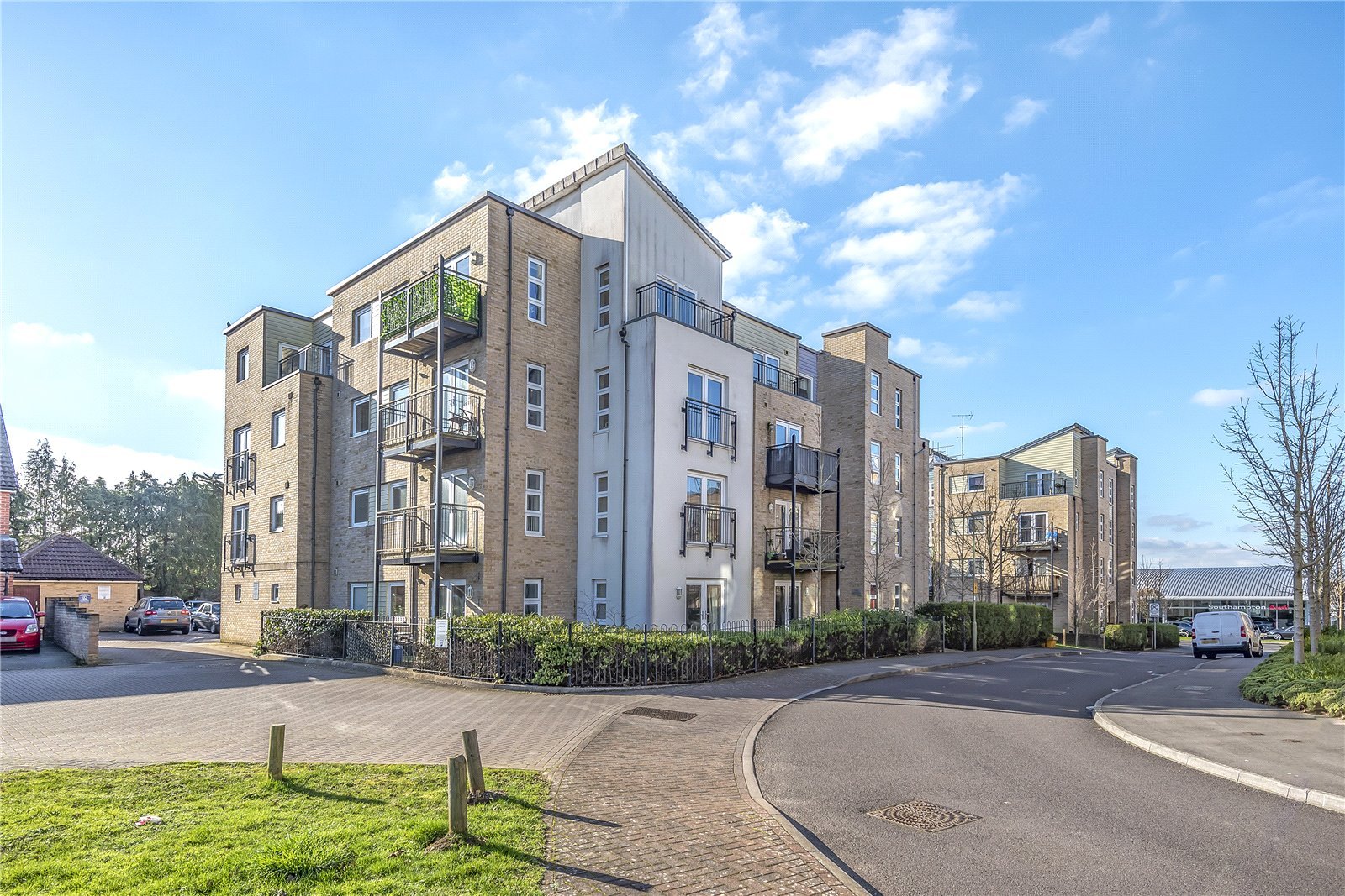 Hut Farm Place, Chandlers Ford, Hampshire, SO53