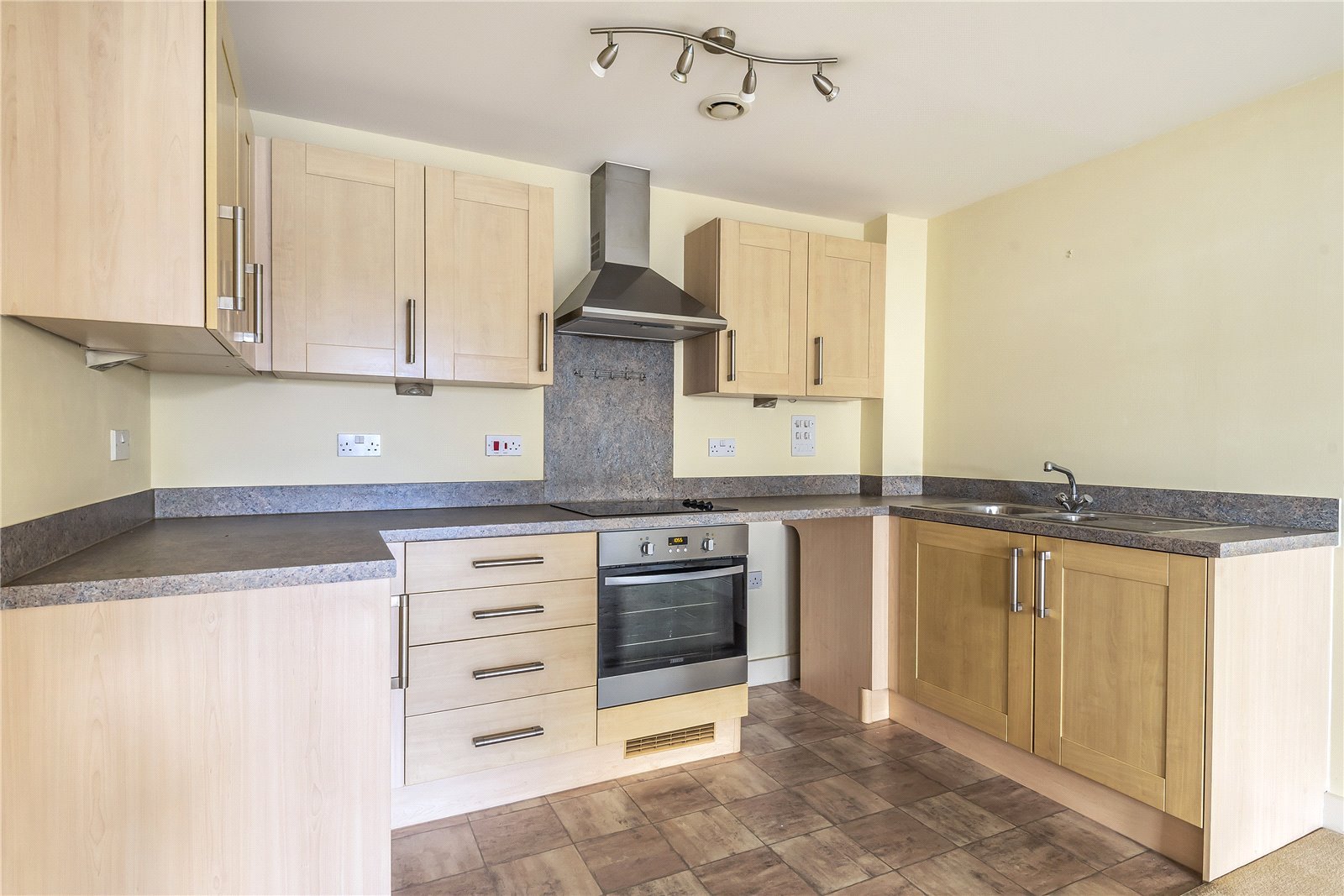 Hut Farm Place, Chandlers Ford, Hampshire, SO53 Hut Farm Place, Chandlers Ford, Hampshire, SO53 - Charters