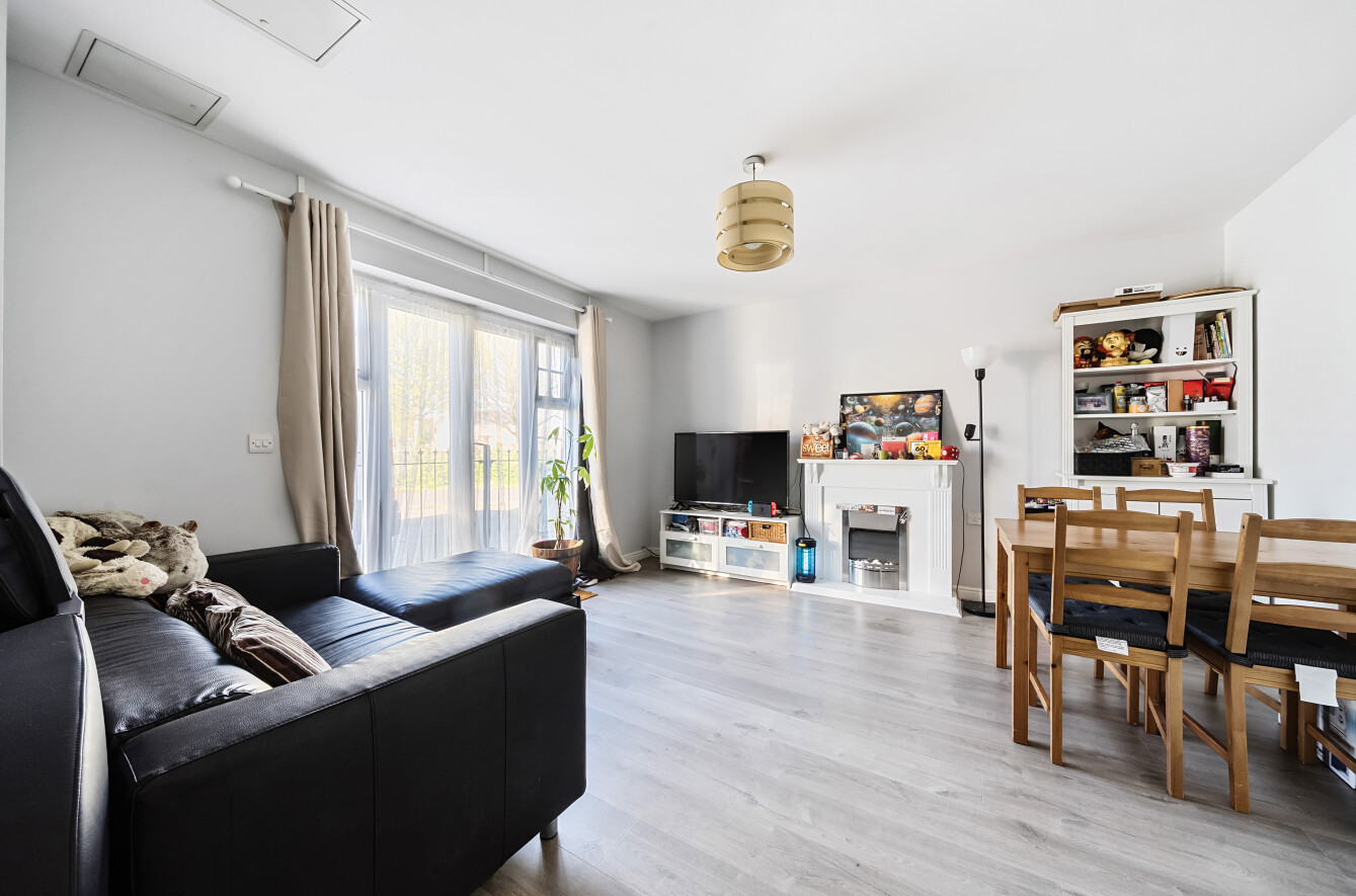 Brightwire Crescent, Eastleigh, Hampshire, SO50 - Charters