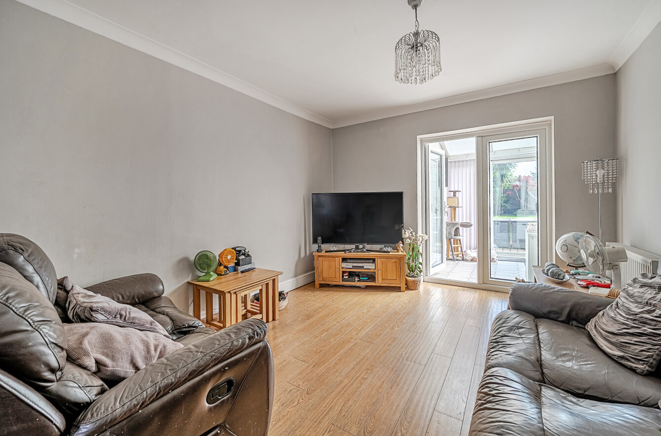 Edward Avenue, Bishopstoke, Eastleigh, Hampshire, SO50 - Charters