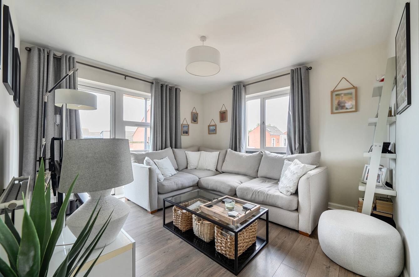 Ovington Gardens, Eastleigh, Hampshire, SO50 - Charters