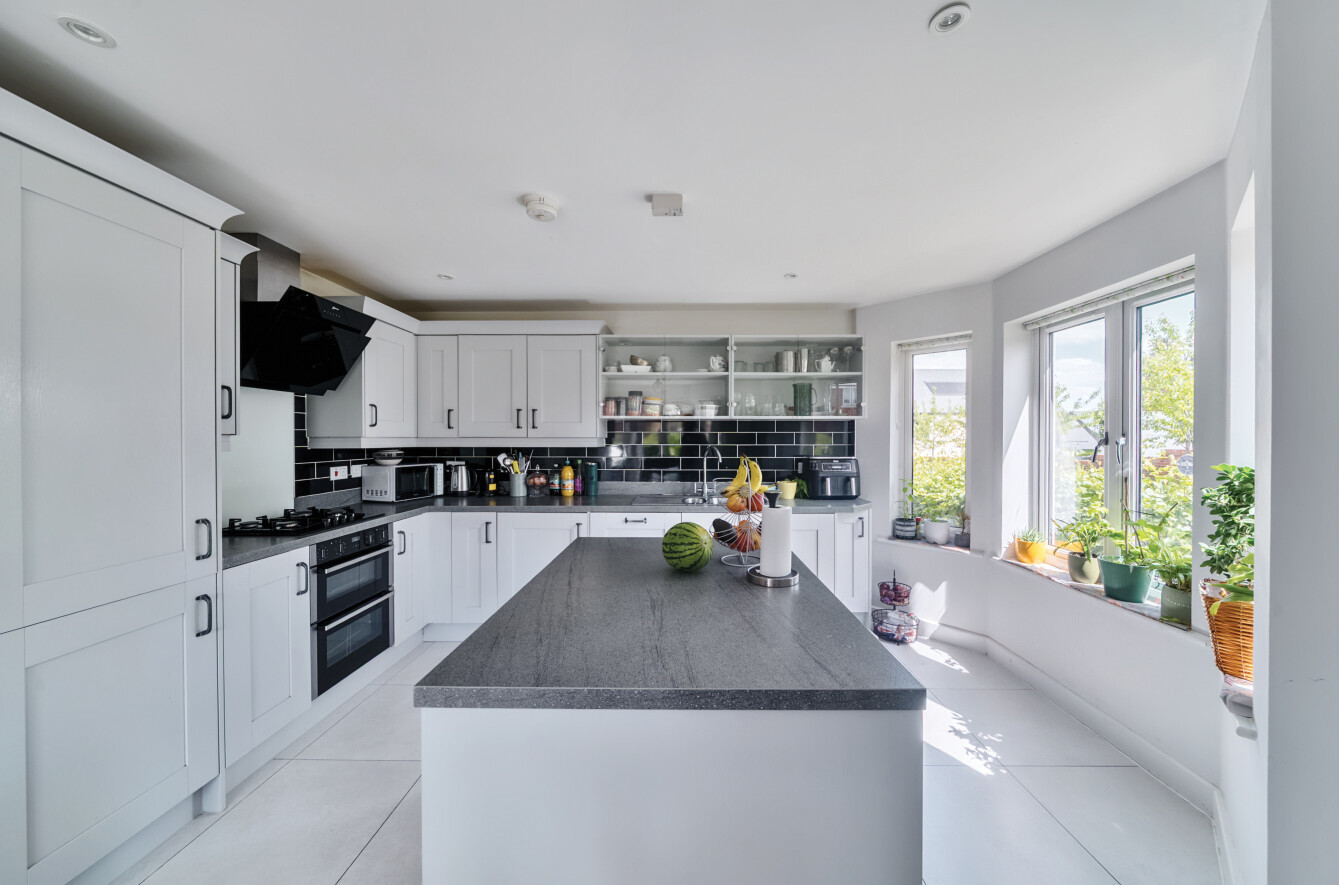 Highwood Avenue, Eastleigh, Hampshire, SO50 - Charters