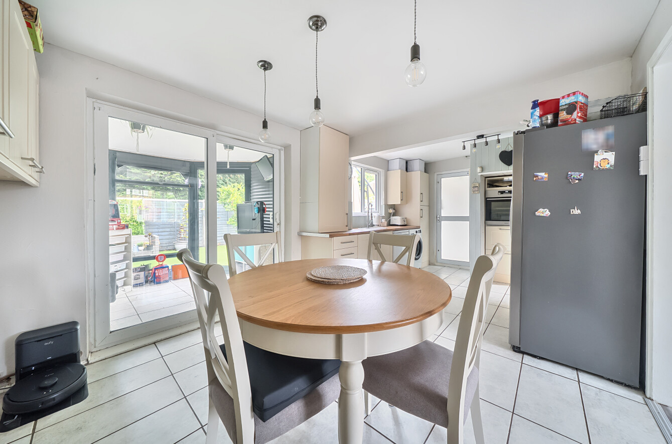 Devon Drive, Chandlers Ford, Eastleigh, Hampshire, SO53 - Charters
