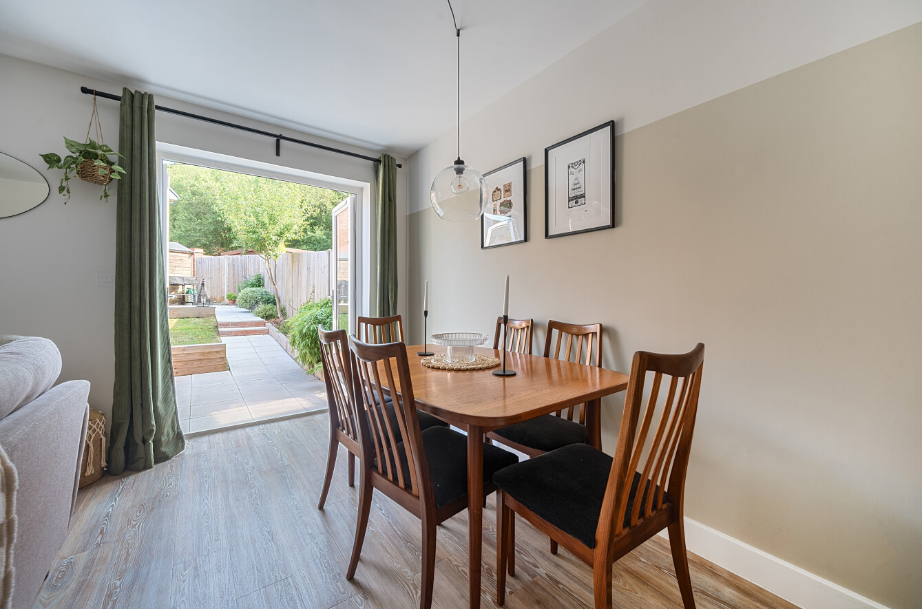 Highwood Avenue, Eastleigh, Hampshire, SO50 - Charters