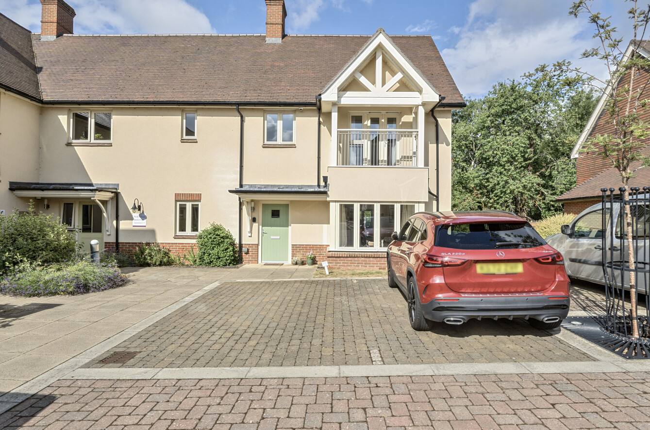 Spence Close, Eastleigh, Hampshire, SO50 - Charters