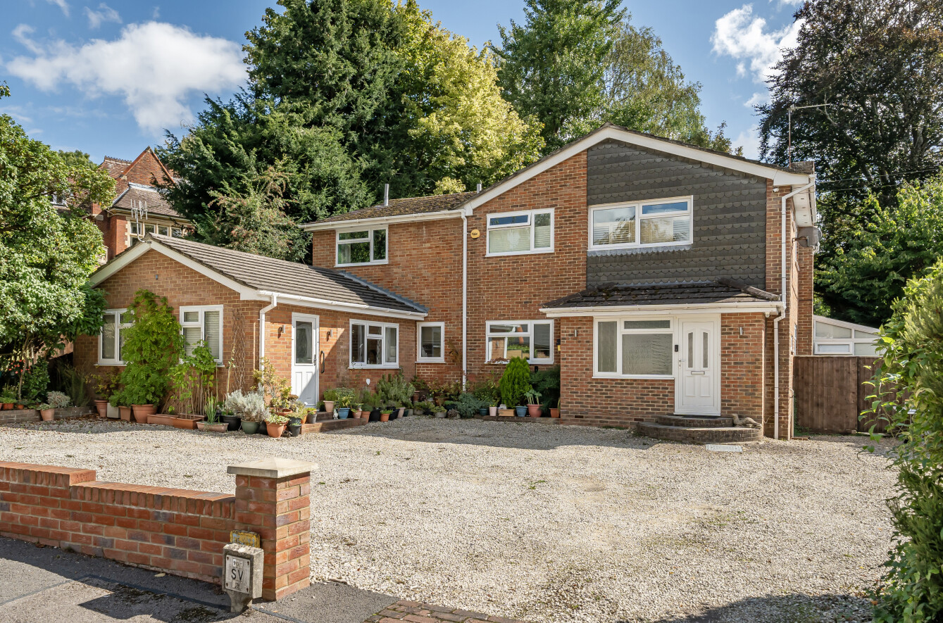 Oakwood Close, Otterbourne, Winchester, Hampshire, SO21
