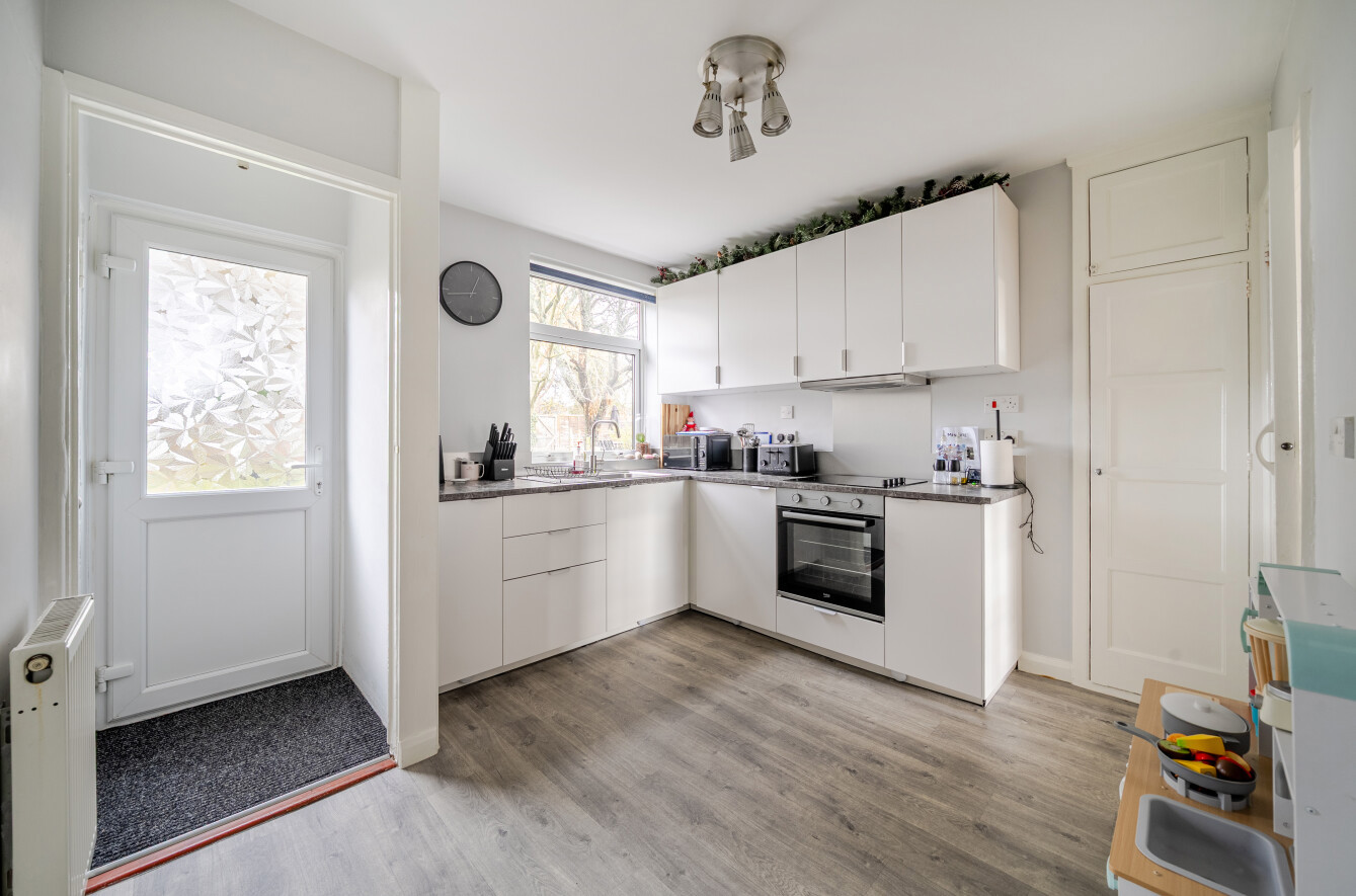 Oakmount Road, Chandler's Ford, Eastleigh, Hampshire, SO53 - Charters