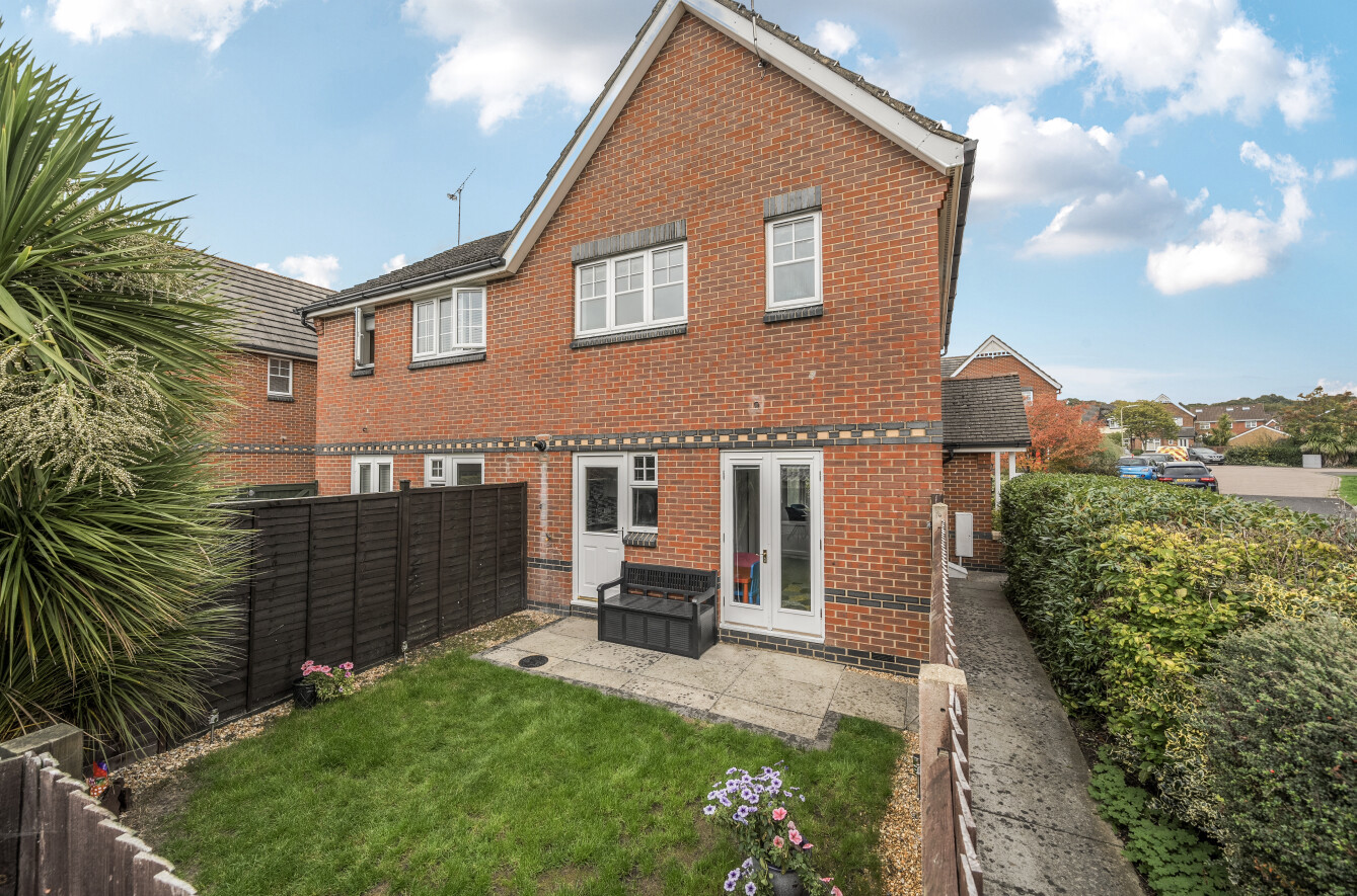 Barn Piece, Chandler's Ford, Hampshire, SO53