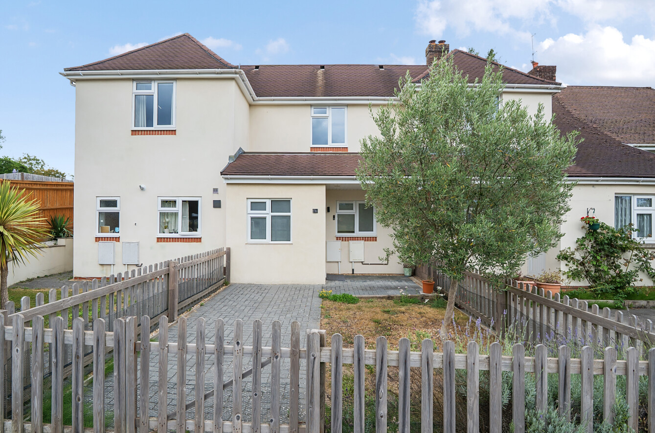 Nightingale Avenue, Eastleigh, Hampshire, SO50 - Charters
