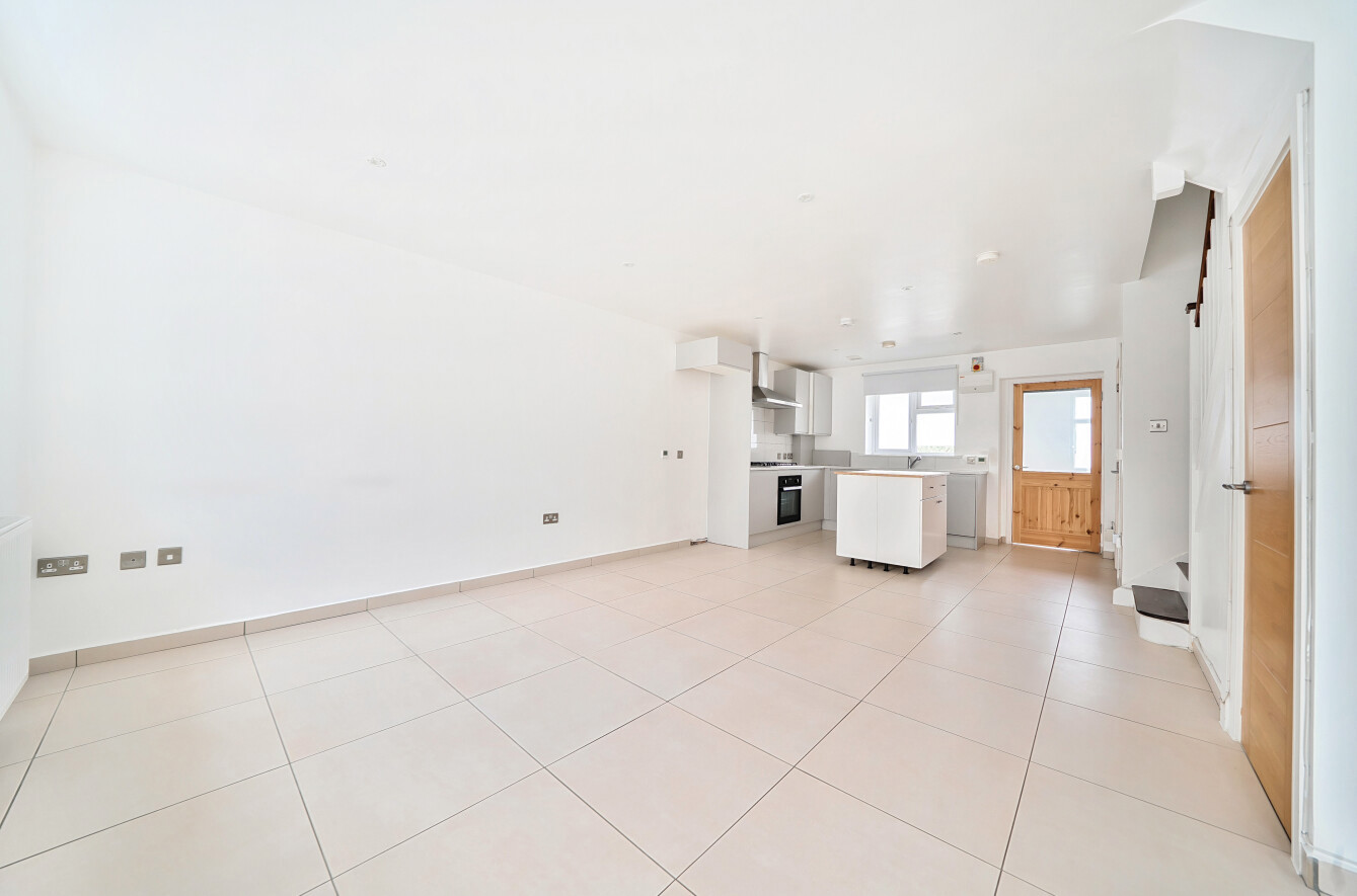 Nightingale Avenue, Eastleigh, Hampshire, SO50 - Charters