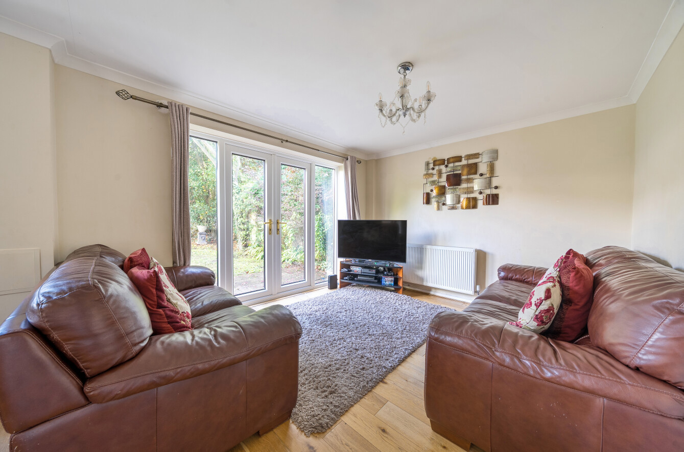 Clandon Drive, Eastleigh, Hampshire, SO50 - Charters