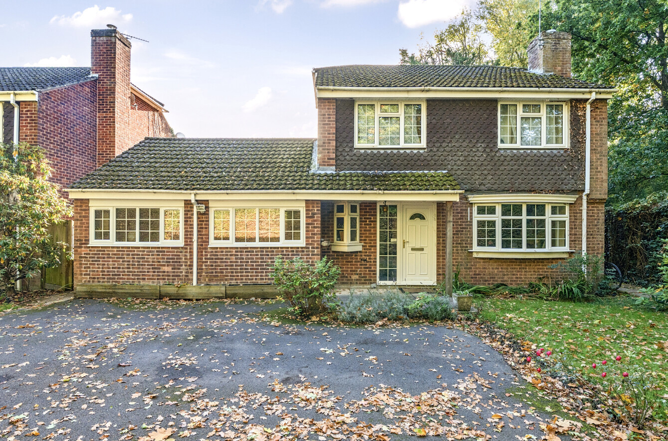 Clandon Drive, Eastleigh, Hampshire, SO50 - Charters