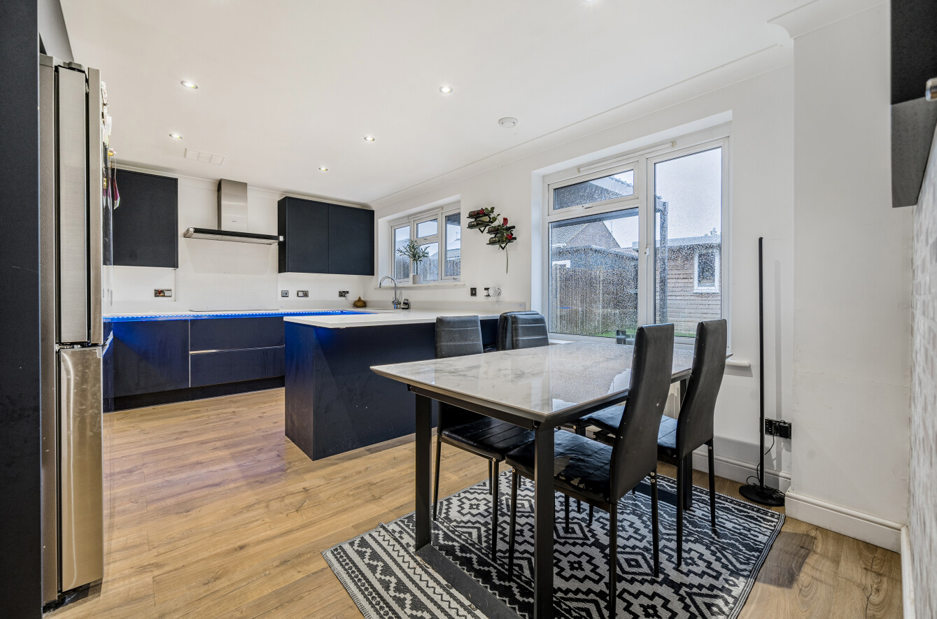 Mottisfont Road, Eastleigh, Hampshire, SO50 Mottisfont Road, Eastleigh, Hampshire, SO50 - Charters