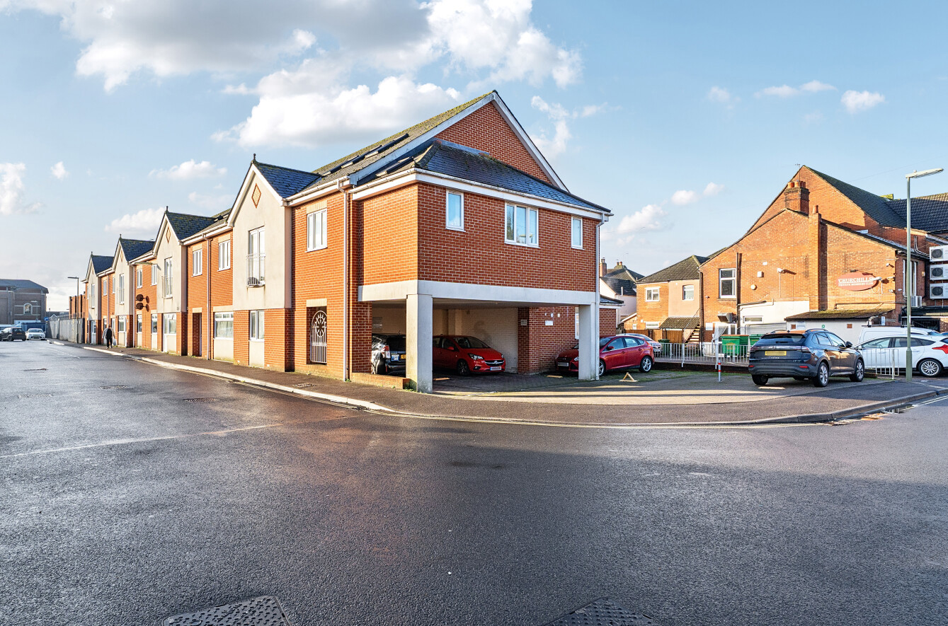 Hanns Way, Eastleigh, Hampshire, SO50 - Charters