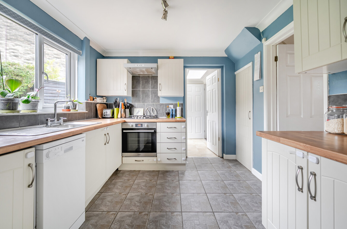 Underwood Road, Bishopstoke, Hampshire, SO50 Underwood Road, Bishopstoke, Hampshire, SO50 - Charters