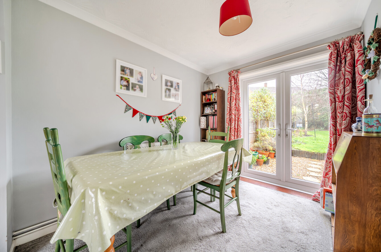 Underwood Road, Bishopstoke, Hampshire, SO50 Underwood Road, Bishopstoke, Hampshire, SO50 - Charters