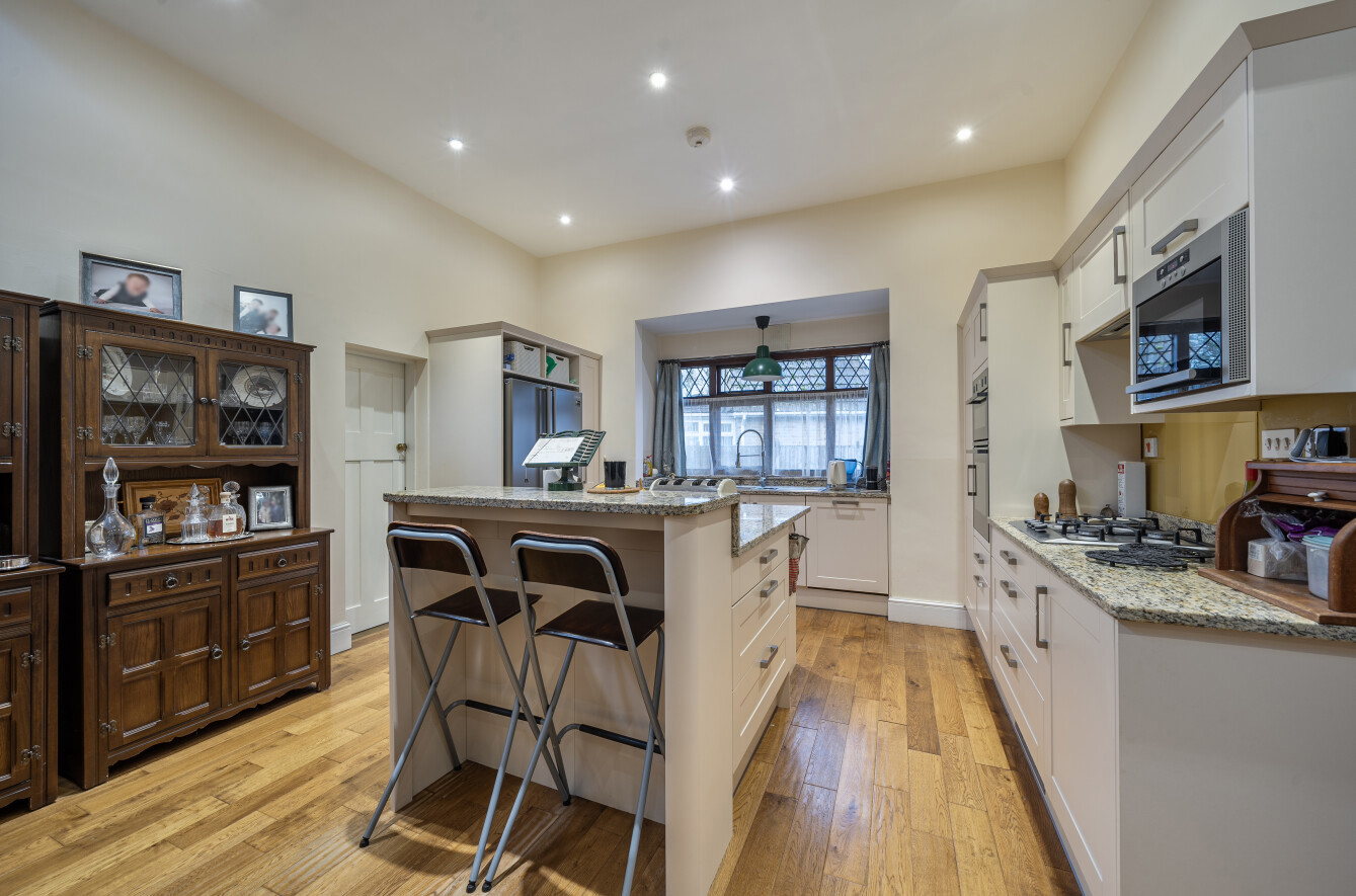 Clanfield Drive, Chandler's Ford, Hampshire, SO53 - Charters