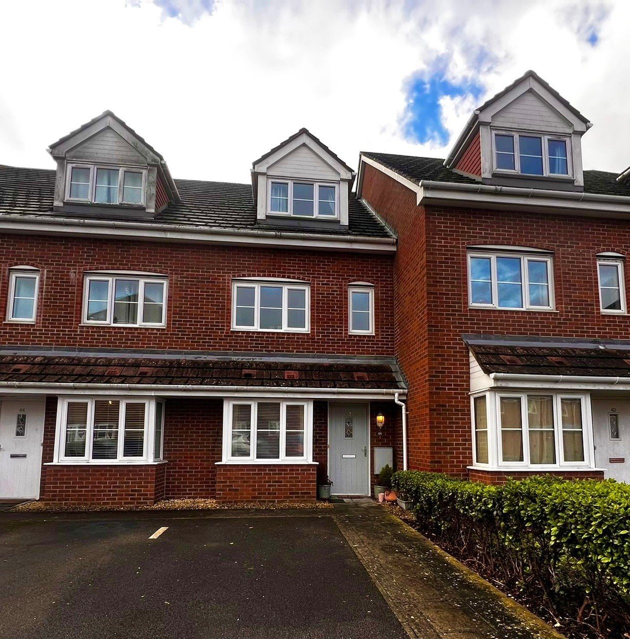 Hoddinott Road, Eastleigh, Hampshire, SO50 - Charters