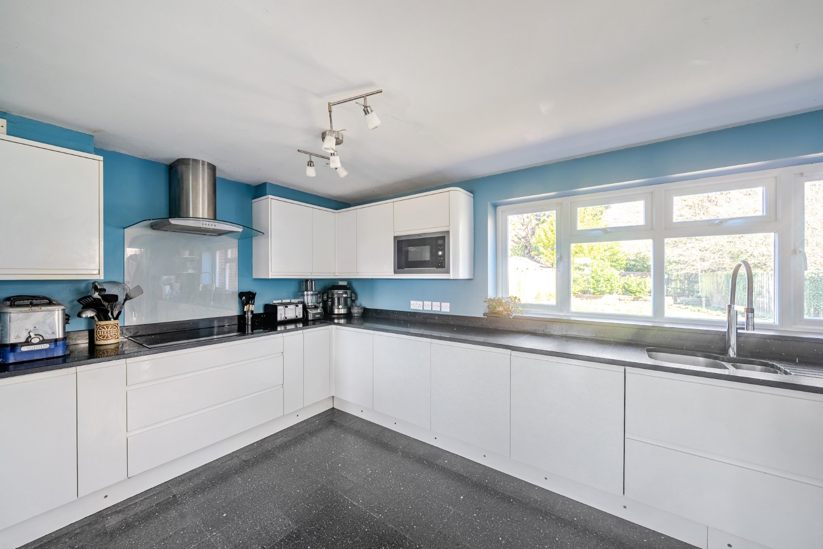 Underwood Road, Bishopstoke, Eastleigh, SO50 - Charters