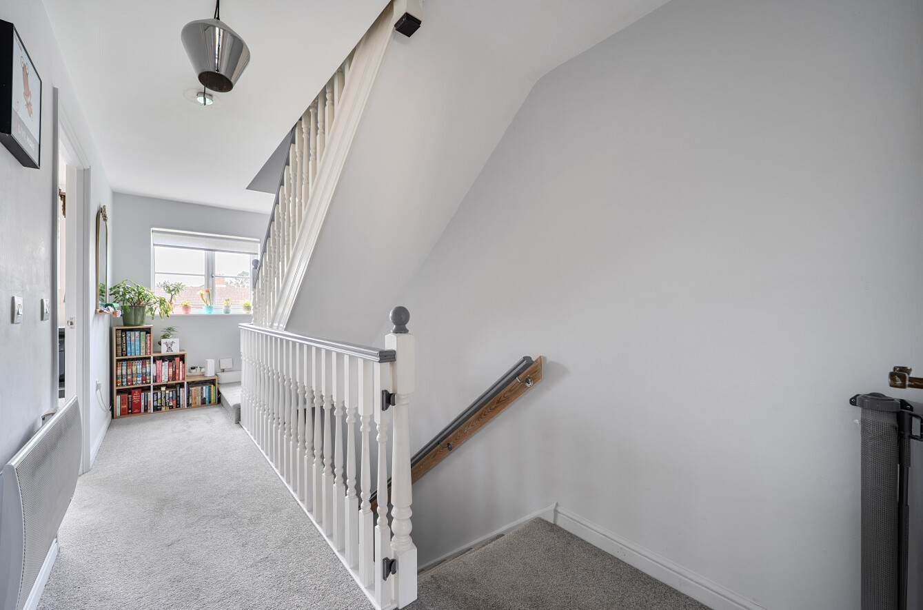 Hoddinott Road, Eastleigh, Hampshire, SO50 - Charters