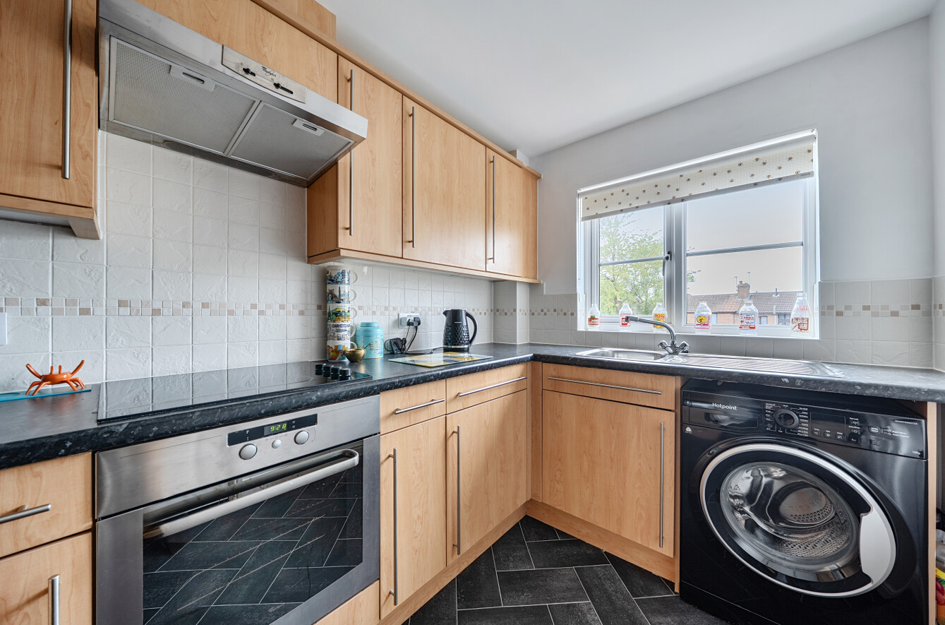 Hoddinott Road, Eastleigh, Hampshire, SO50 - Charters