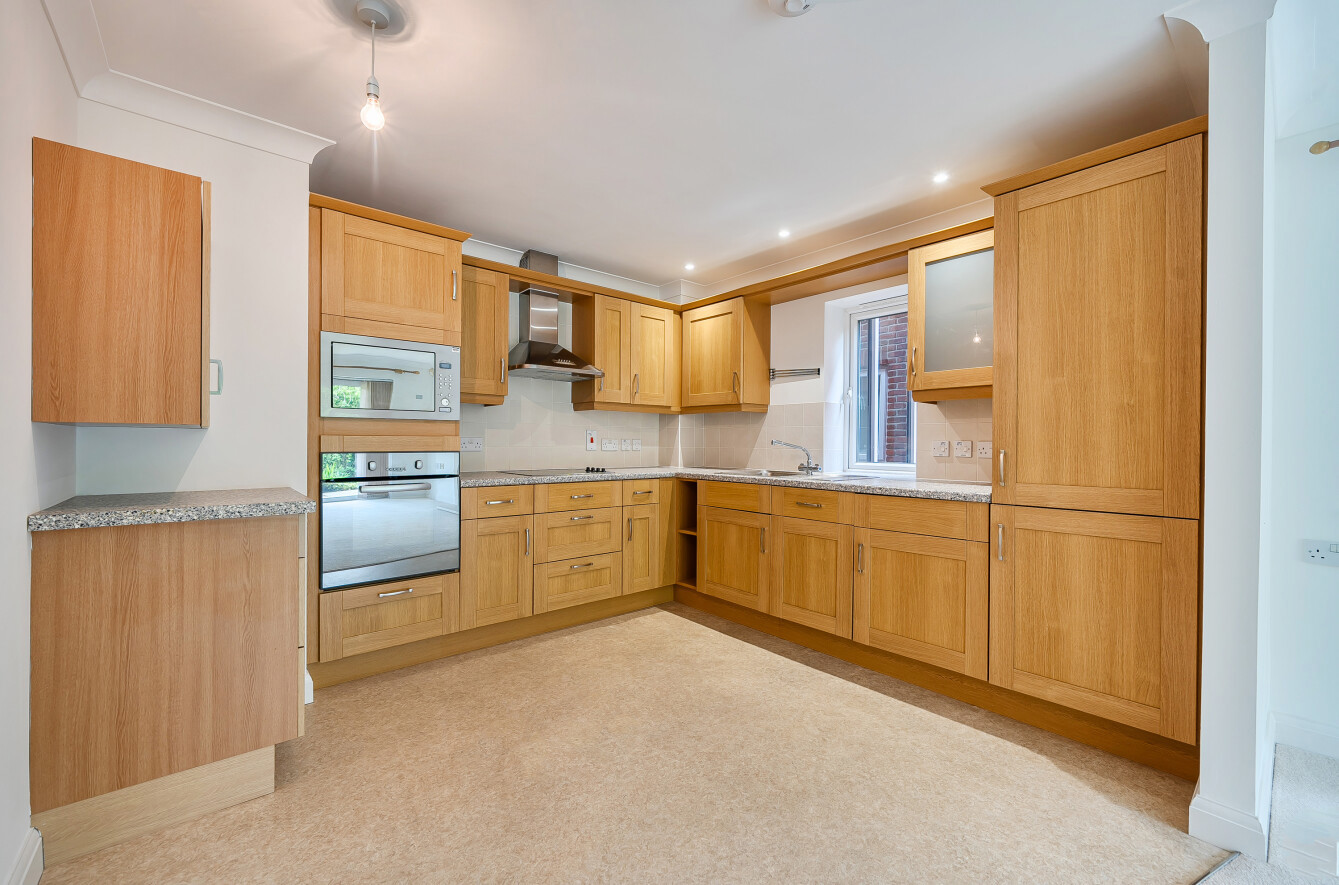 Shannon Way, Chandler's Ford, Eastleigh, Hampshire, SO53 - Charters