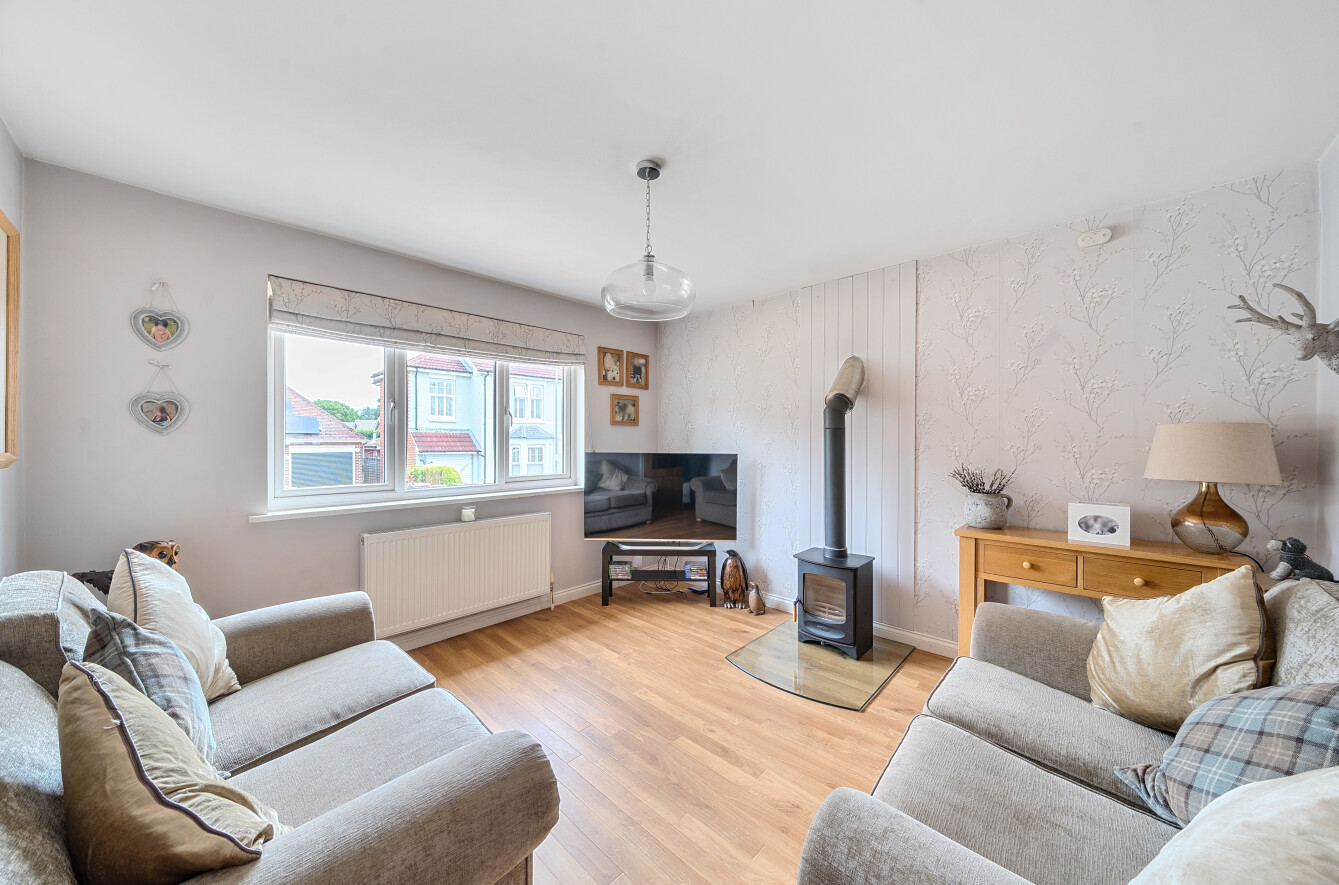 Avondale Road, Waterlooville, Hampshire, PO7 - Charters