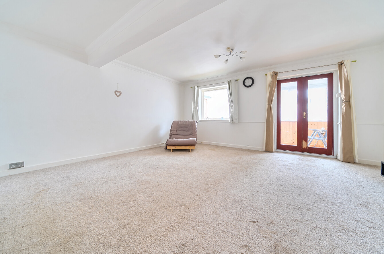 Elm Park Road, Havant, Hampshire, PO9 - Charters