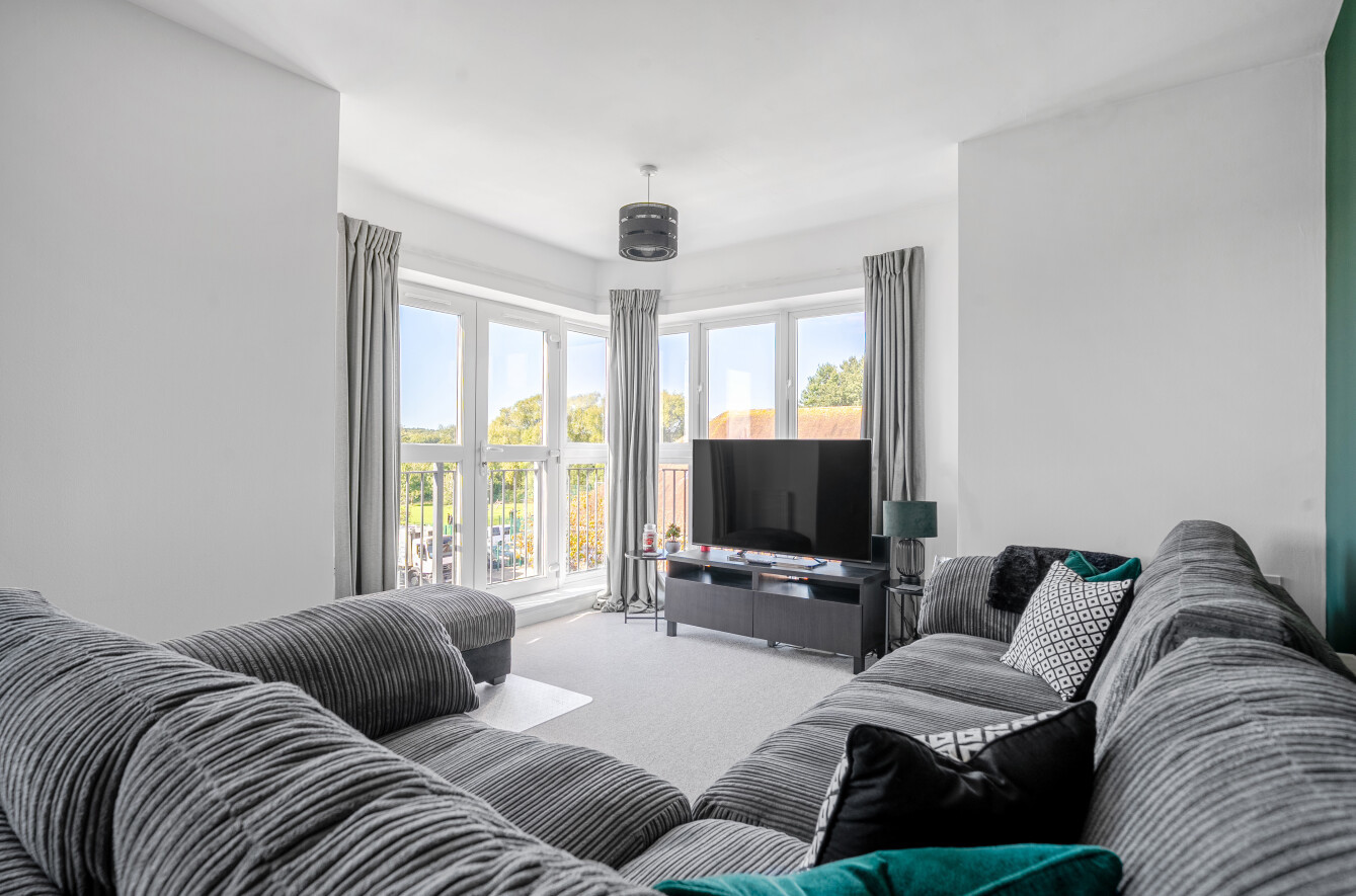 Dale Square, Havant, Hampshire, PO9 - Charters
