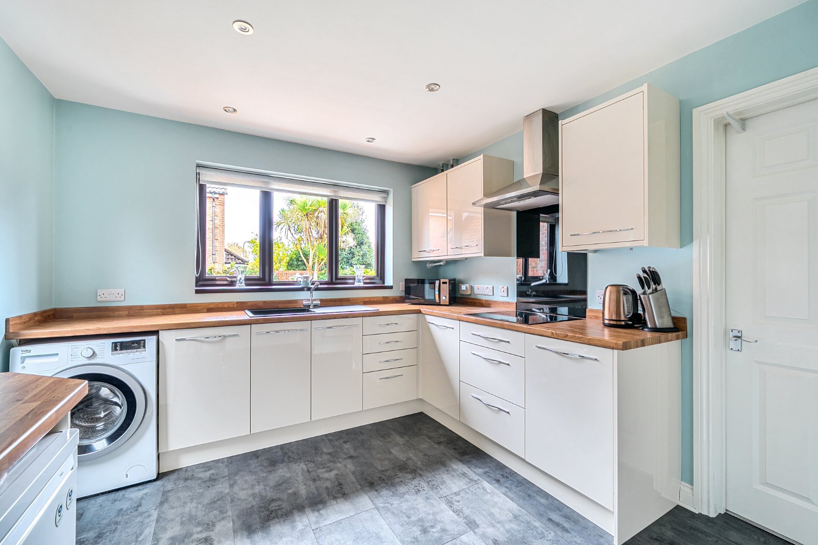 Avocet Way, Waterlooville, Hampshire, PO8 Avocet Way, Waterlooville, Hampshire, PO8 - Charters