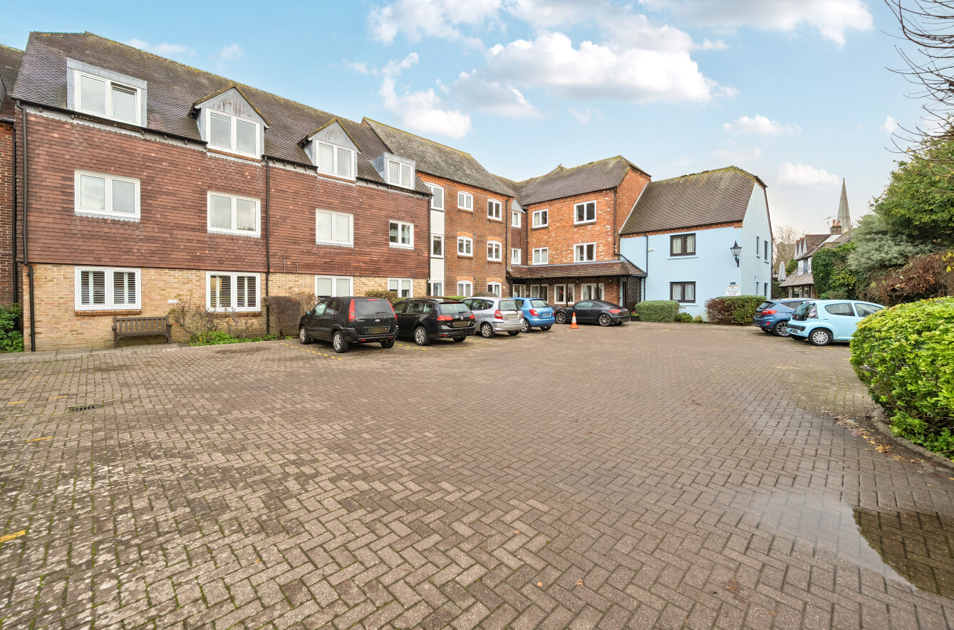 Henty Gardens, Chichester, West Sussex, PO19